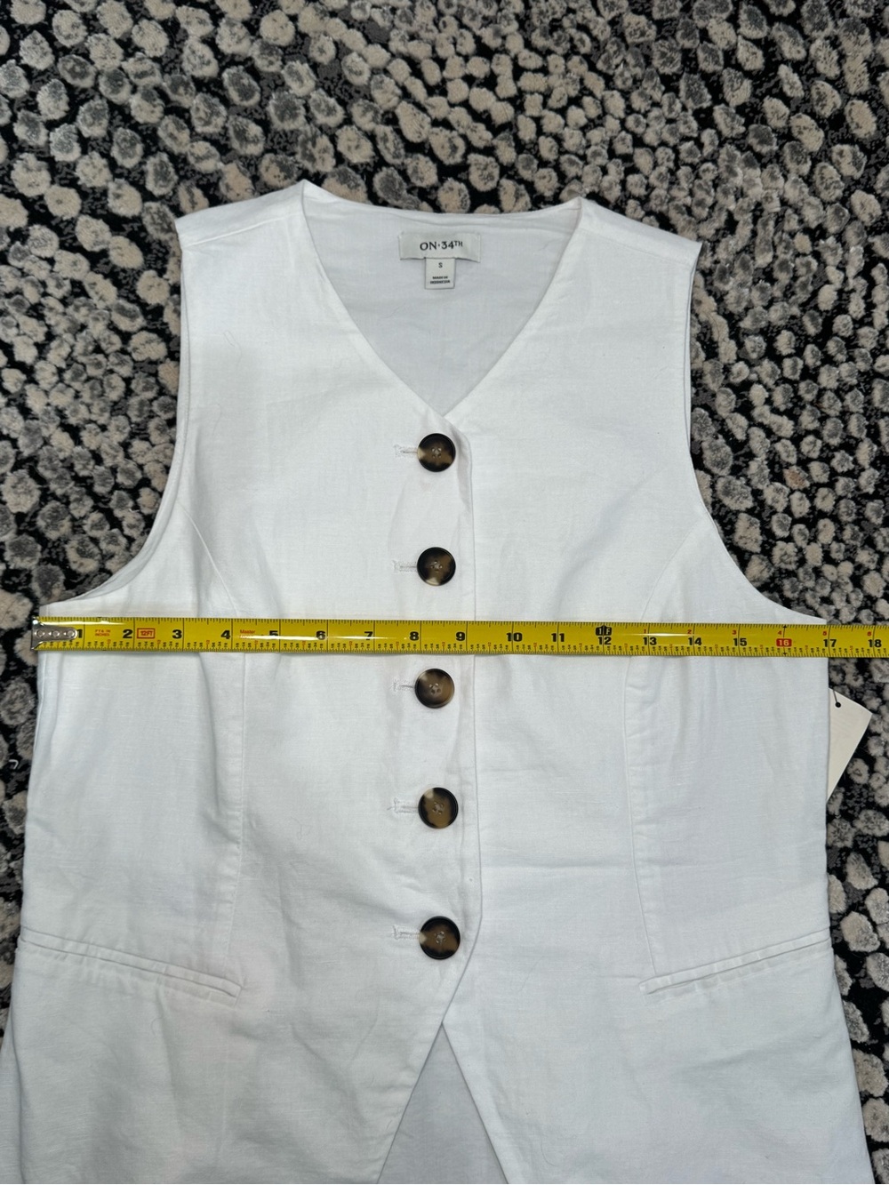 🥥⚪️ ON 34th Linen-Blend Longline Vest Top Button Down in Bright White ⚪️🥥 - Picture 7 of 10